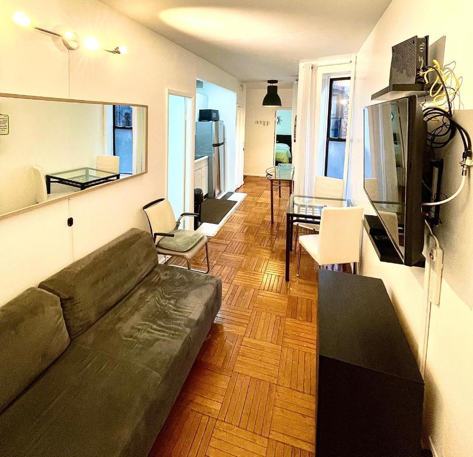 Stunning Two Bed Apt Hells Kitchen New York Exterior photo