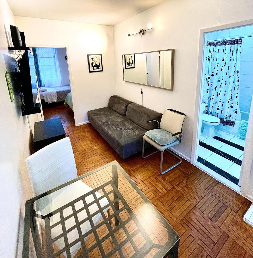 Stunning Two Bed Apt Hells Kitchen New York Exterior photo