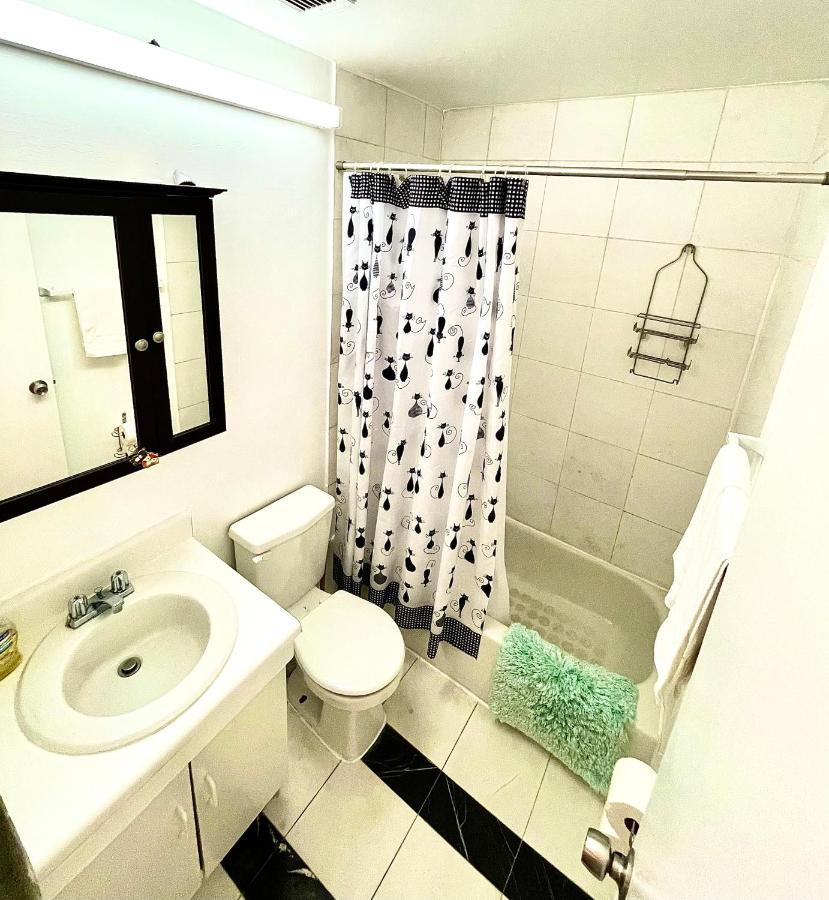 Stunning Two Bed Apt Hells Kitchen New York Exterior photo