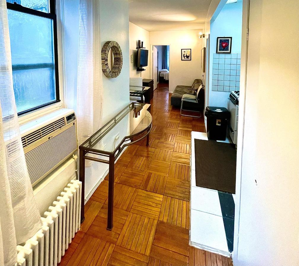 Stunning Two Bed Apt Hells Kitchen New York Exterior photo